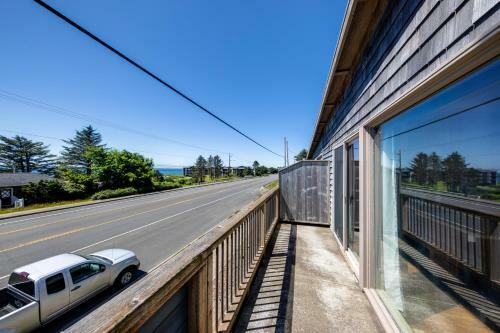 Sunset At The Beach - 2 Bed 2 Bath Apartment In Depoe Bay