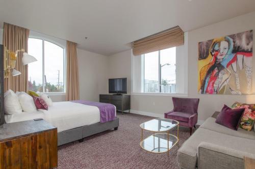 The Dundee - A Trace Hotel
