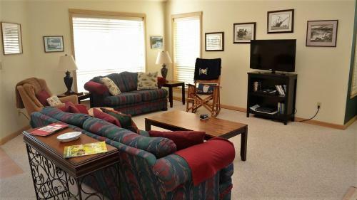 226 Ridge Dr