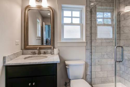 Modern Gearhart Getaway, Walk To Beach And Downtown!