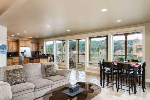 Vista Point Lake House