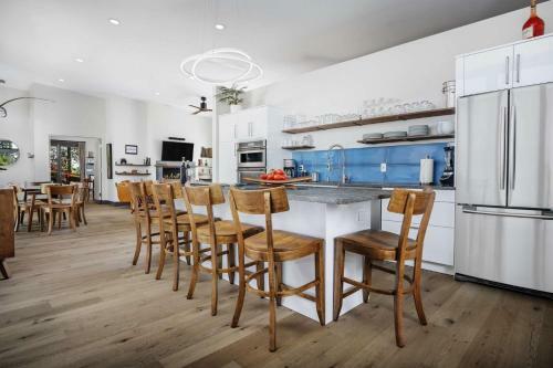 Dundee Hills Villa