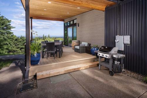 Dundee Hills Villa