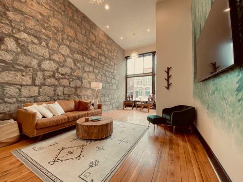 Luxury 2bedrooms 2kingbeds Historic Building