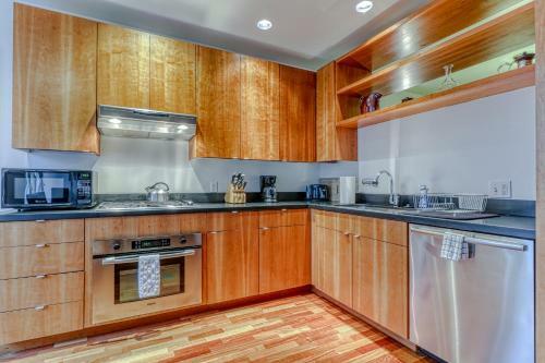 Oak Street Loft