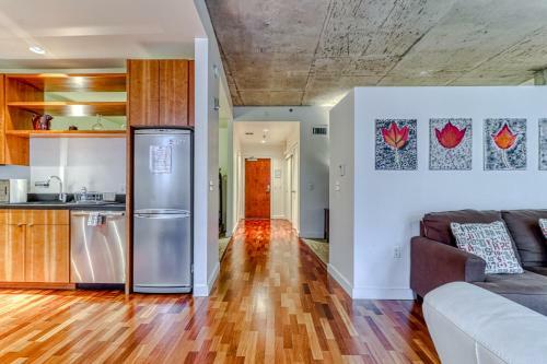 Oak Street Loft