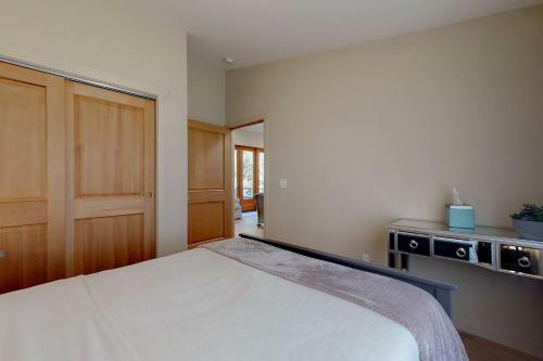 2 Bed 1 Bath Vacation Home In Gold Beach