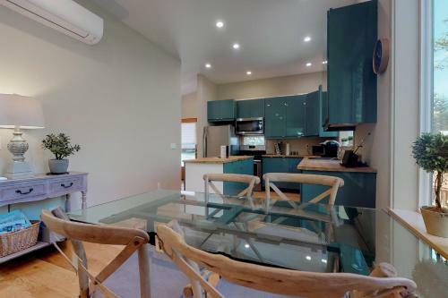 2 Bed 1 Bath Vacation Home In Gold Beach
