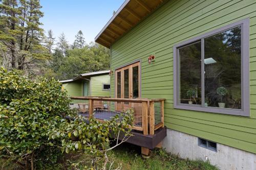 2 Bed 1 Bath Vacation Home In Gold Beach