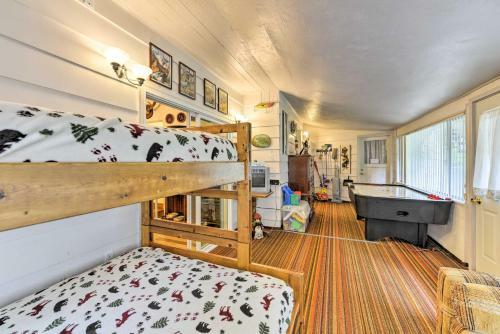 Cozy Grants Pass Home - Walk To Rogue River!