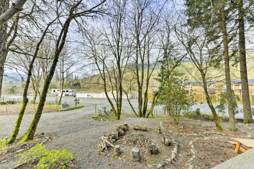 Rustic Grants Pass Rental Across From Rogue River!
