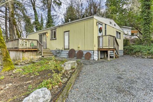 Rustic Grants Pass Rental Across From Rogue River!
