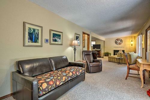 River House - Riverfront Home With Pool And Yard!