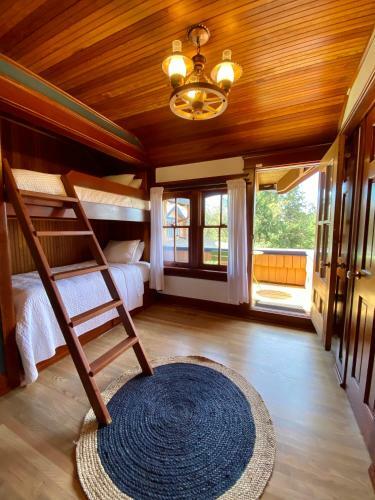 Bed & Breakfast Mount Tom House