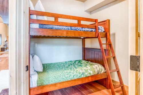 Grand Lodges North Penthouse #32