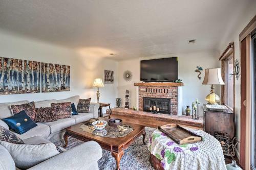 Serene Riverfront Escape With Hot Tub And Views!