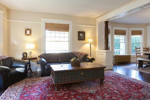 Cascade Chic Home