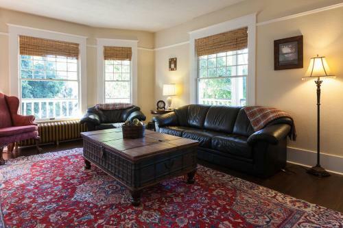 Cascade Chic Home