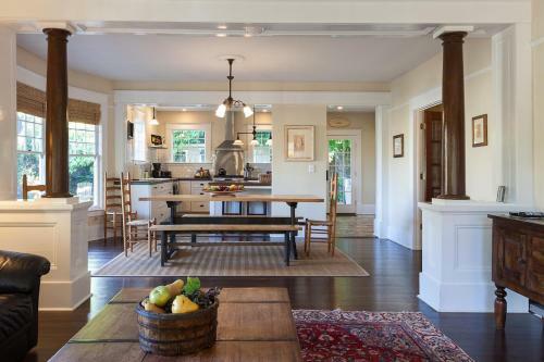Cascade Chic Home
