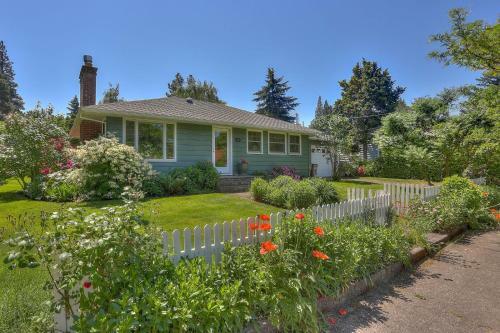 Living Color Cottage Home