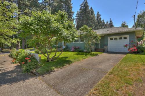 Living Color Cottage Home
