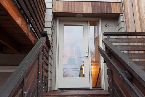 Alexander's 4 Seasons Townhouse