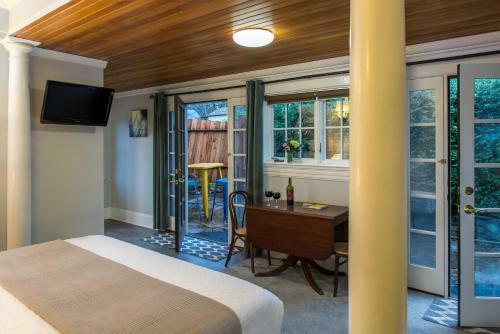 Bed & Breakfast Inn At The Gorge