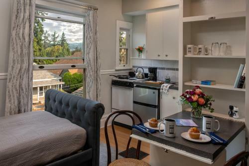 Bed & Breakfast Inn At The Gorge