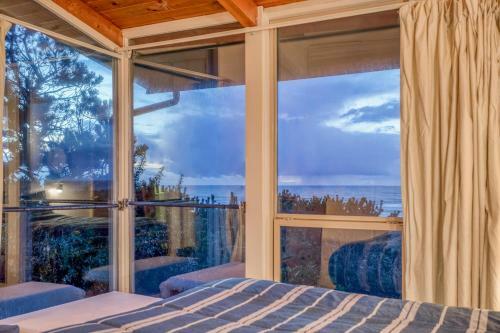 Cliff View Cabin (mca 420)