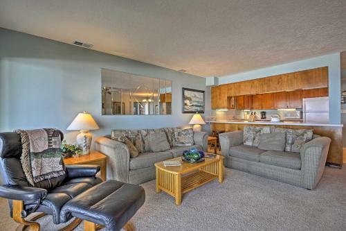 Apartamento Spacious Resort Condo - Steps To Lincoln Beach!