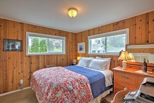 Exquisite Oceanside House With Pacific Views And Deck!