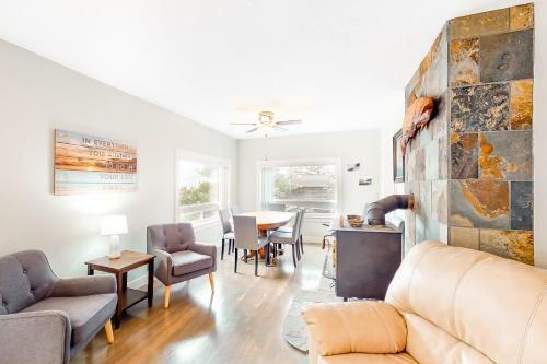 Bud's Beach House