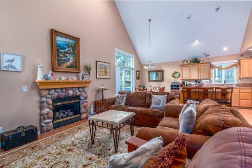 Beach Nest, Fantastic Dog Friendly With A Hot Tub, Easy Beach Access