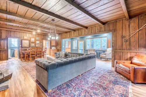 Hygge Cabin On The River