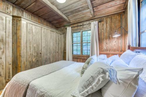 Hygge Cabin On The River