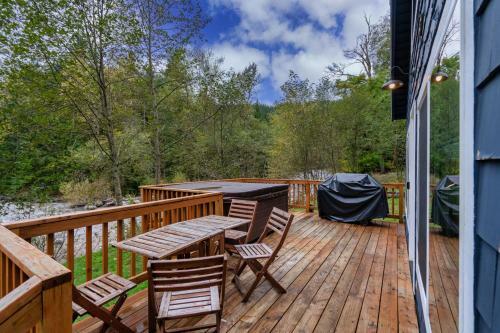 Riverbend Cabins #1-3 - Close To Ski Slopes!