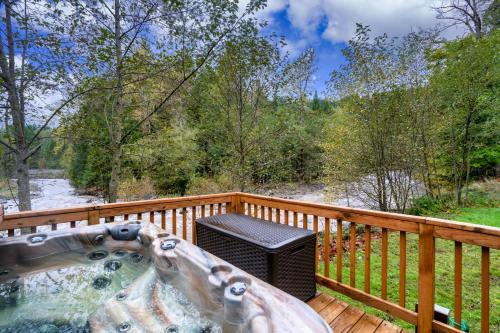 Riverbend Cabins #1-3 - Close To Ski Slopes!