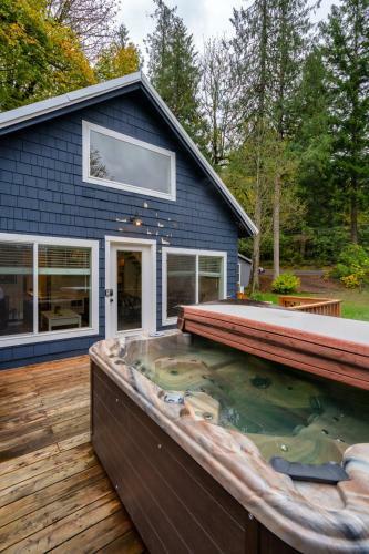 Riverbend Cabins #1-3 - Close To Ski Slopes!