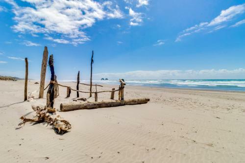 Rockaway Beachside Bungalow