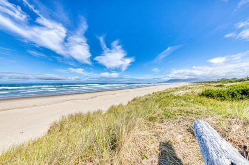 Rockaway Beachside Bungalow