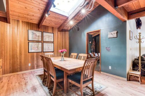 Zigzag Lodge