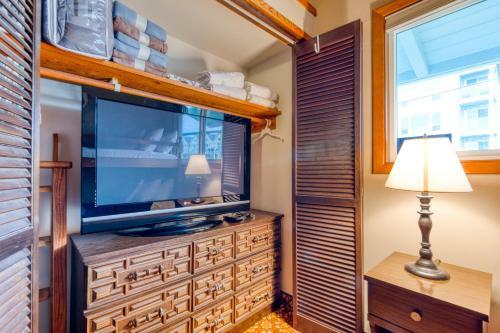 Rockaway Beach Cozy Cabin
