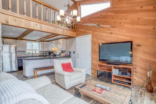 Lakefront Beachhouse