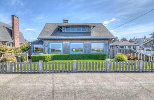 Byers Boathouse On The Prom