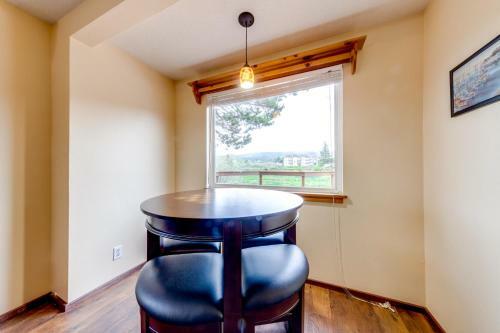 2 Bed 1 Bath Vacation Home In Seaside