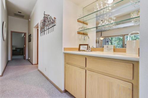 Zridge Condo 42