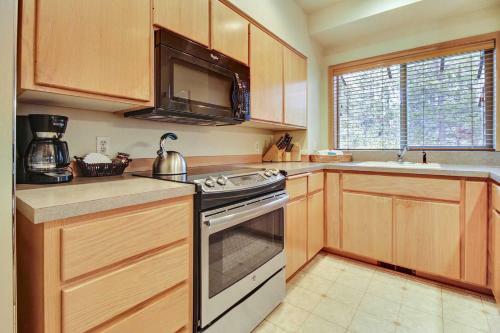 Zridge Condo 26