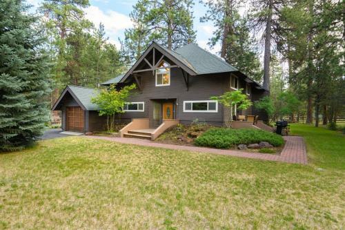 The Pinecone Lodge