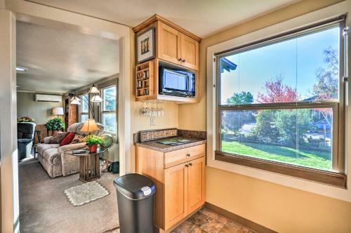 Sherwood Retreat With Yard, Walk To Old Town!