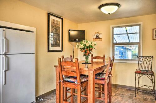 Sherwood Retreat With Yard, Walk To Old Town!